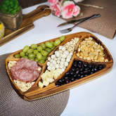 Petisqueira de Madeira Nobre